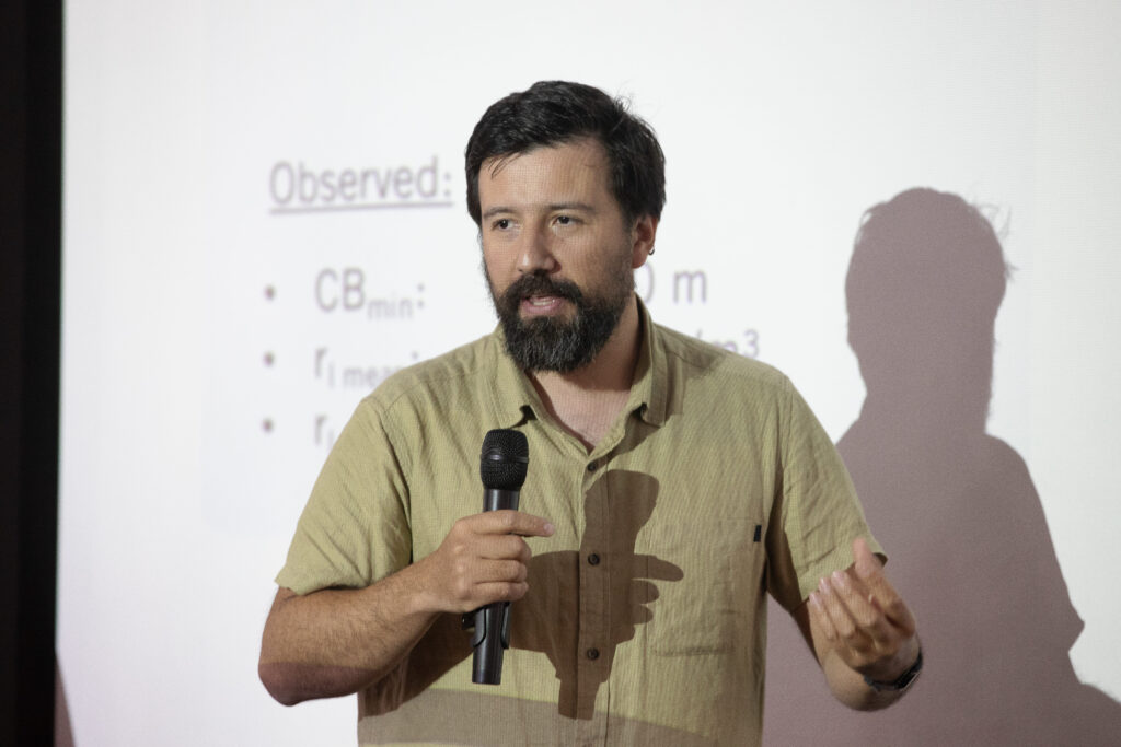 Ponencia PELCAN: “Representando la recolección de niebla en tiempo, espacio y paisajes: principios físicos, validación y aplicaciones del modelo AMARU”