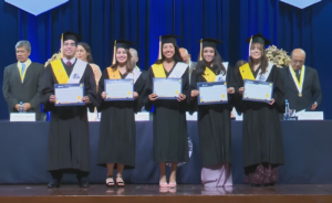 Primera promoción de egresados de Ingeniería Ambiental y Sostenible